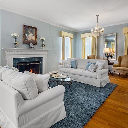 Beland Mansion-Magnolia Suite! Fort Smith Bagian luar foto