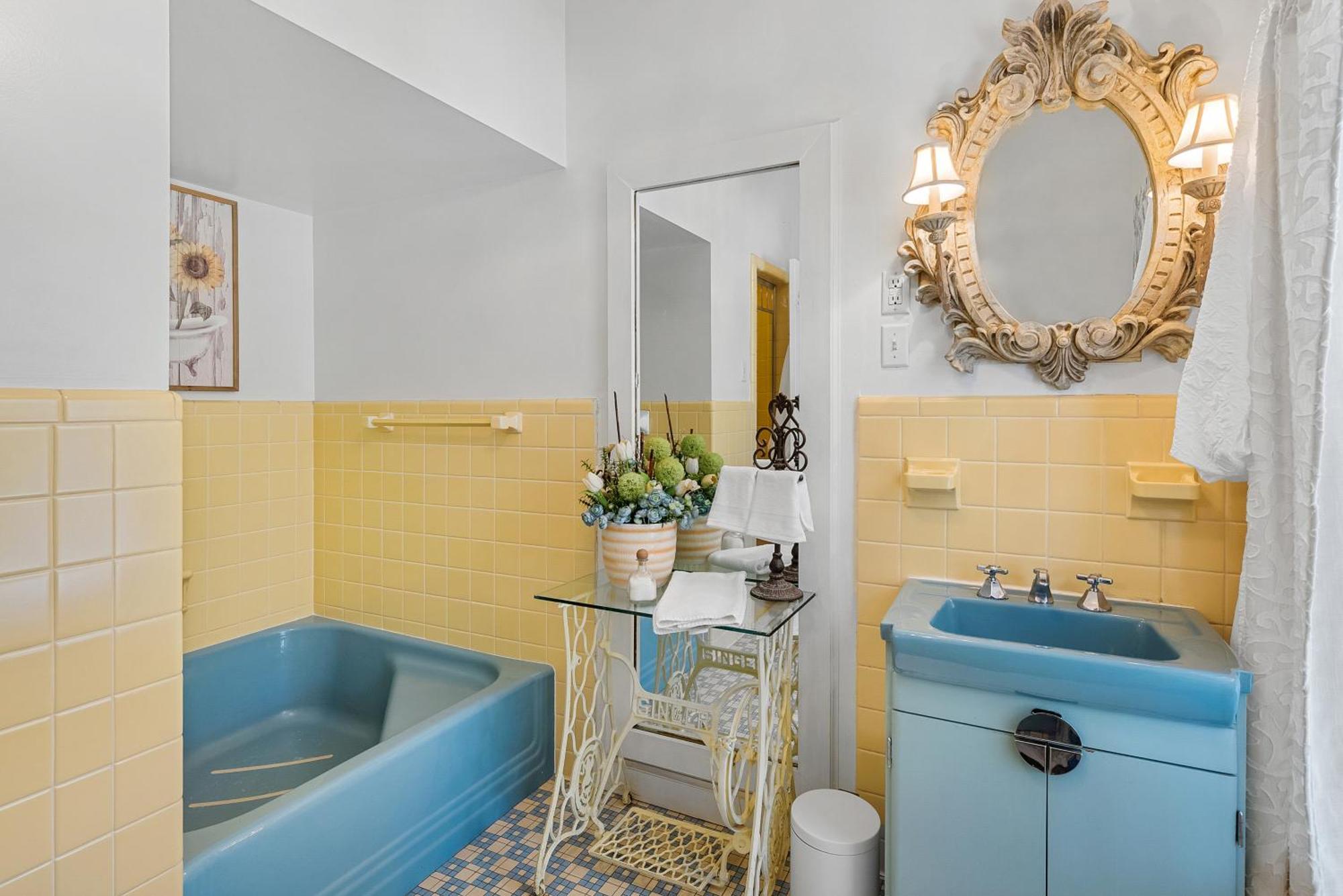 Beland Mansion-Magnolia Suite! Fort Smith Bagian luar foto